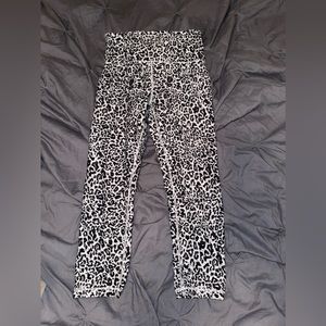 Leopard print women’s workout leggings